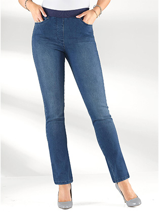 Woman wearing Slip on Jeans.